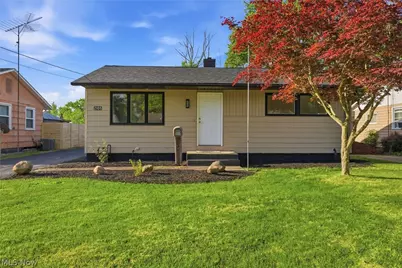 2105 Stewart Drive NW, Warren, OH 44485 - Photo 1