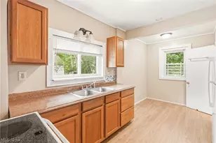 285 Sumner Ct, Akron, OH 44311 - Photo 7