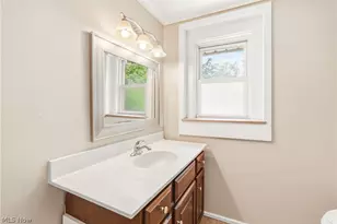 285 Sumner Ct, Akron, OH 44311 - Photo 17