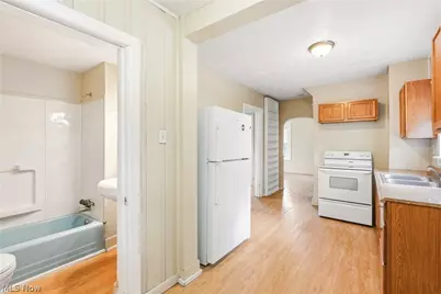 285 Sumner Court, Akron, OH 44311 - Photo 9