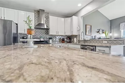 8095 Middlebranch Avenue NE, , OH 44652 - Photo 15