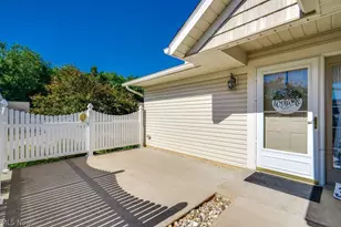 357 Woodbury Cir, Dalton, OH 44618 - Photo 5
