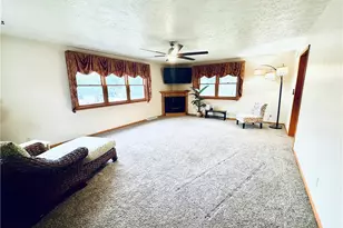 3415 Darbyshire Dr, Canfield, OH 44406 - Photo 9