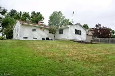 3415 Darbyshire Drive, Canfield, OH 44406 - Photo 3