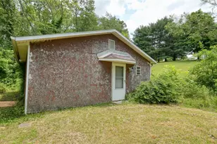 12011 Battle Ridge Rd, Cambridge, OH 43725 - Photo 9