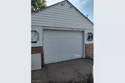 828 E State Street, Newcomerstown, OH 43832 - Photo 11