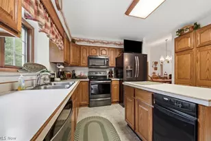 3556 Lake Rd, Conneaut, OH 44030 - Photo 3