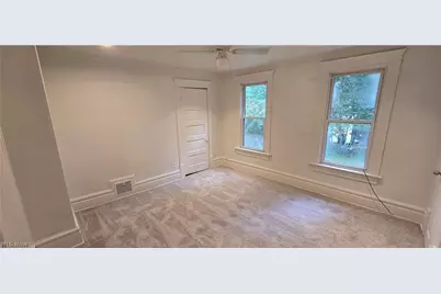 700 Carpenter Street, Akron, OH 44310 - Photo 33