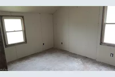 2143 Central Parkway Avenue SE, Warren, OH 44484 - Photo 7