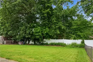 910 S Hazelwood Ave, Youngstown, OH 44509 - Photo 25