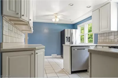 910 S Hazelwood Avenue, Youngstown, OH 44509 - Photo 11