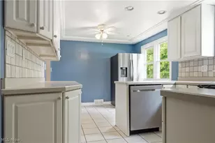 910 S Hazelwood Ave, Youngstown, OH 44509 - Photo 11