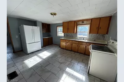 341 Saint Clair Avenue SW, New Philadelphia, OH 44663 - Photo 3