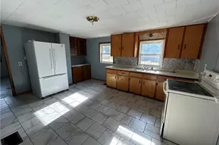 341 St Clair Ave SW, New Philadelphia, OH 44663 - Photo 3