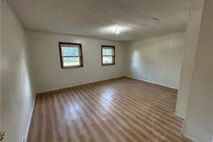 341 St Clair Ave SW, New Philadelphia, OH 44663 - Photo 5