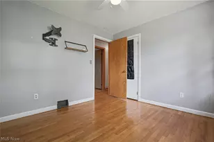1372 Doncaster Dr, Youngstown, OH 44511 - Photo 9