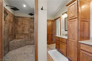 805 Wynncrest Dr, Marietta, OH 45750 - Photo 25