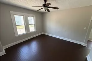 1096 E 72nd St, Loveland, OH 44103 - Photo 3