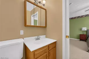 685 W Lake St, Ravenna, OH 44266 - Photo 9
