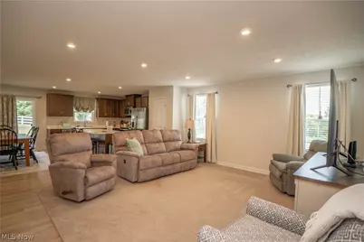 2655 Elkford Circle NE, Canton, OH 44721 - Photo 9