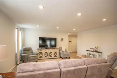 2655 Elkford Circle NE, Canton, OH 44721 - Photo 7