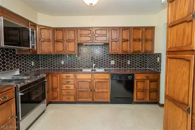 2421 Fairview Road, Uniontown, OH 44685 - Photo 11