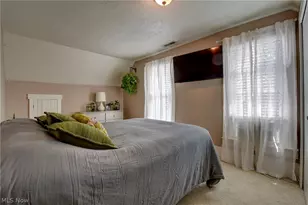 302 SW Maple St, Sugarcreek, OH 44681 - Photo 15