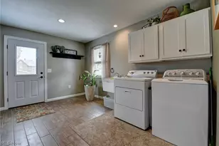 302 SW Maple St, Sugarcreek, OH 44681 - Photo 11