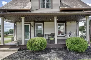 302 SW Maple St, Sugarcreek, OH 44681 - Photo 3