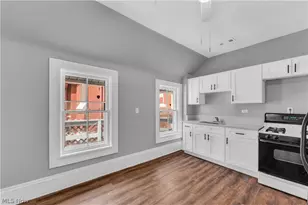 3271 W 43rd St, Loveland, OH 44109 - Photo 7