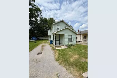 112 N Clover Avenue, Niles, OH 44446 - Photo 1
