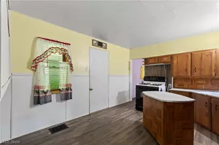 23339 W 23rd St, Bellaire, OH 43906 - Photo 5