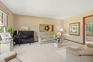 3575 Avanti Ln, Uniontown, OH 44685 - Photo 7
