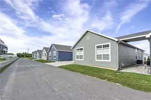 10850 E Bayshore Rd, Marblehead, OH 43440 - Photo 9