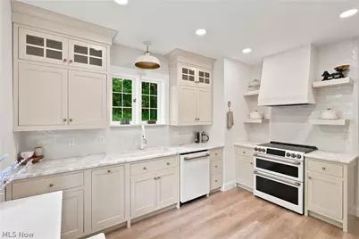 8061 Chagrin Road, Chagrin Falls, OH 44023 - Photo 25