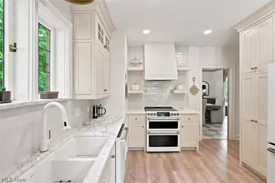 8061 Chagrin Road, Chagrin Falls, OH 44023 - Photo 23