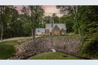8061 Chagrin Road, Chagrin Falls, OH 44023 - Photo 3