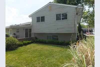 4641 E Lake Road, Sheffield Lake, OH 44054 - Photo 15