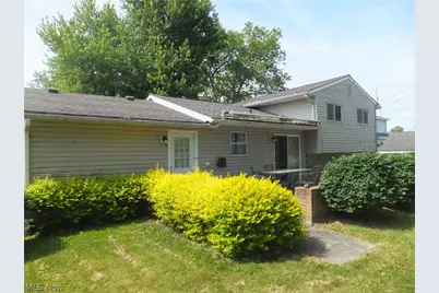 4641 E Lake Road, Sheffield Lake, OH 44054 - Photo 13