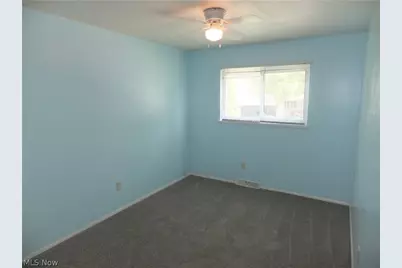 4641 E Lake Road, Sheffield Lake, OH 44054 - Photo 9