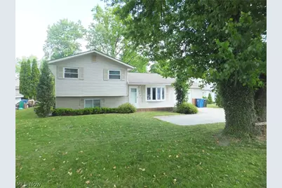 4641 E Lake Road, Sheffield Lake, OH 44054 - Photo 1