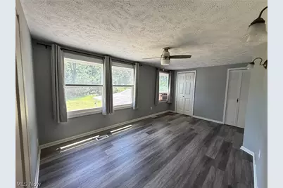 8428 Nowlen Street, Mentor, OH 44060 - Photo 9