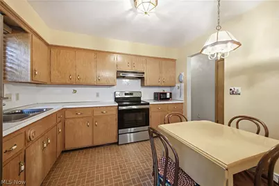 3730 Ayrshire Drive, Austintown, OH 44511 - Photo 9