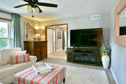 8930 Echo Lake Drive NE, Warren, OH 44484 - Photo 11