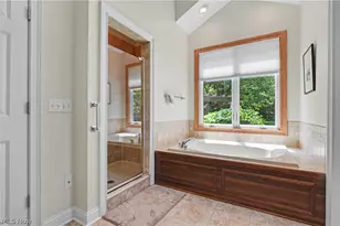 1250 Woodsview Dr, Akron, OH 44313 - Photo 29