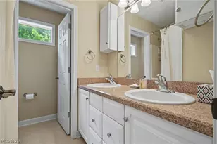 1250 Woodsview Dr, Akron, OH 44313 - Photo 35