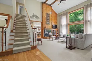 1250 Woodsview Dr, Akron, OH 44313 - Photo 9