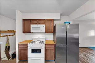 567 Walnut St, Elyria, OH 44035 - Photo 11