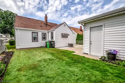30104 Phillips Avenue, Wickliffe, OH 44092 - Photo 29