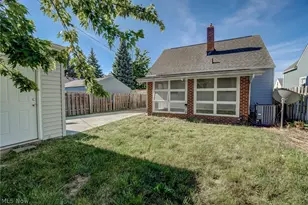 5410 Renwood Dr, Parma, OH 44129 - Photo 9